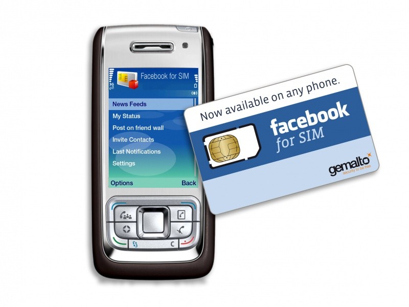 Carte FaceBook SIM devant un téléphone portable